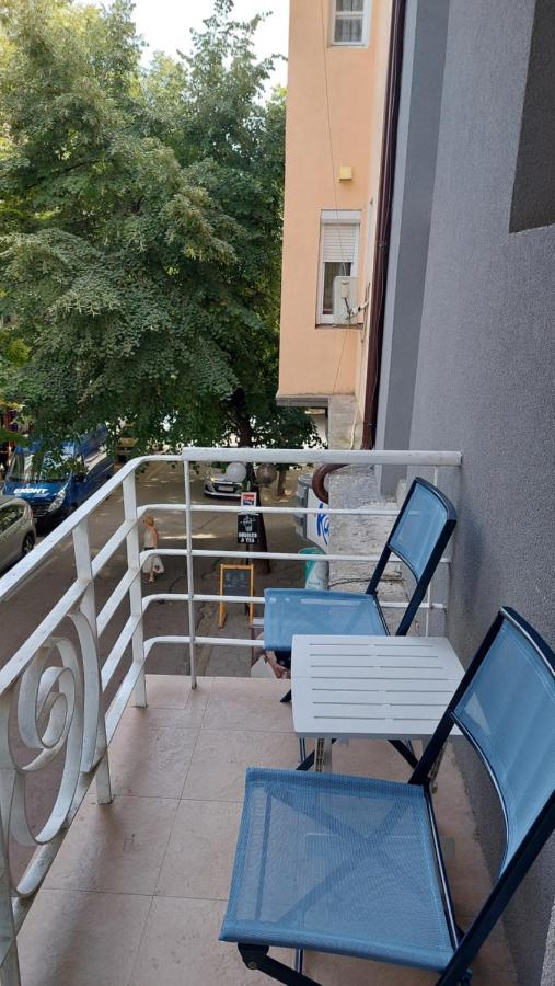 Апартамент Pink & Blue - 2Bdr With Balcony - Wi-Fi Varna Exterior photo