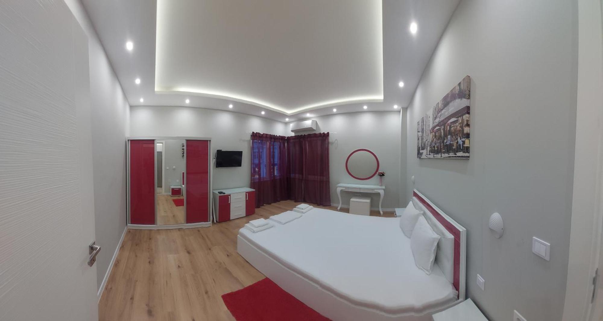 Апартамент Pink & Blue - 2Bdr With Balcony - Wi-Fi Varna Exterior photo