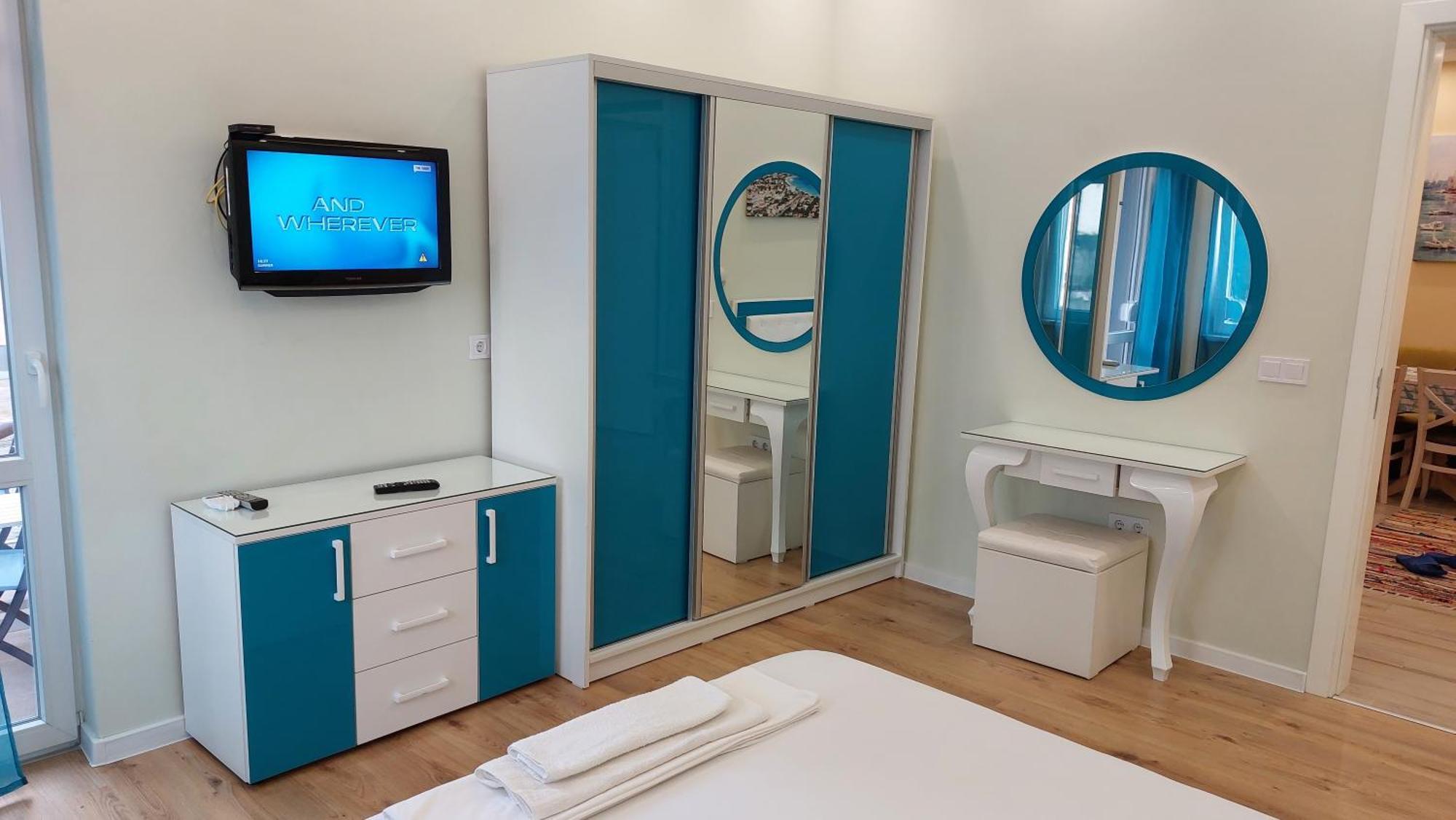 Апартамент Pink & Blue - 2Bdr With Balcony - Wi-Fi Varna Exterior photo